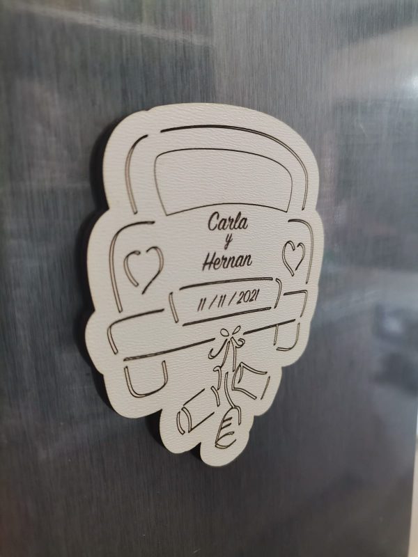 Recuerdo de Matrimonio Auto Imantado - MDF/Durolac, 7cm - Imagen 4