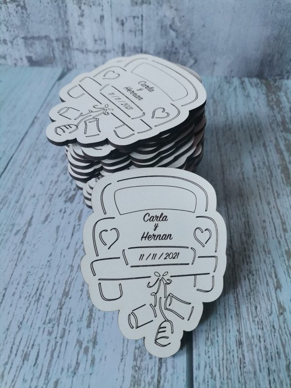 Recuerdo de Matrimonio Auto Imantado - MDF/Durolac, 7cm - Imagen 2